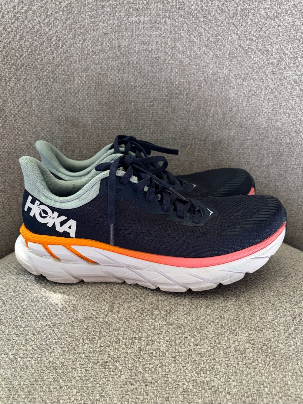 HOKA - women’s size 6.5 Clifton 7 sneakers - Picture 2 of 6